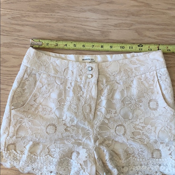 Cream lace shorts - Picture 3 of 5
